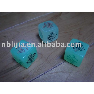 glow in the dark dice